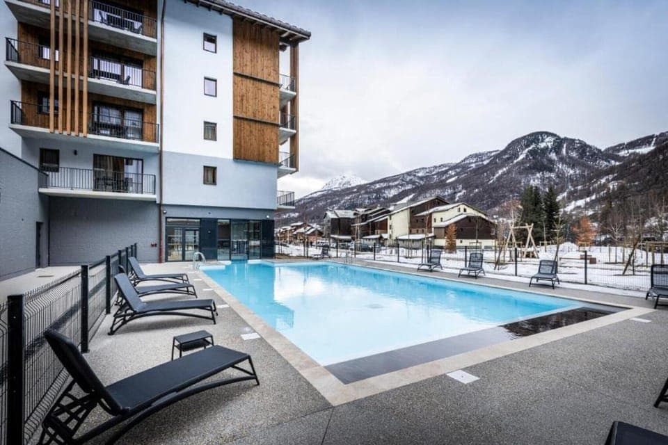 Holiday Home Swimming Pool