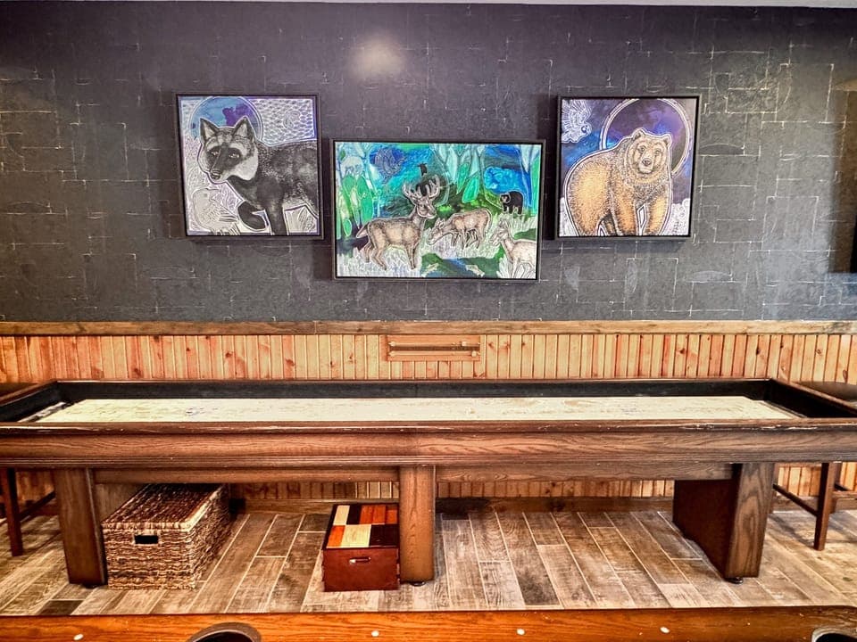Shuffleboard table
