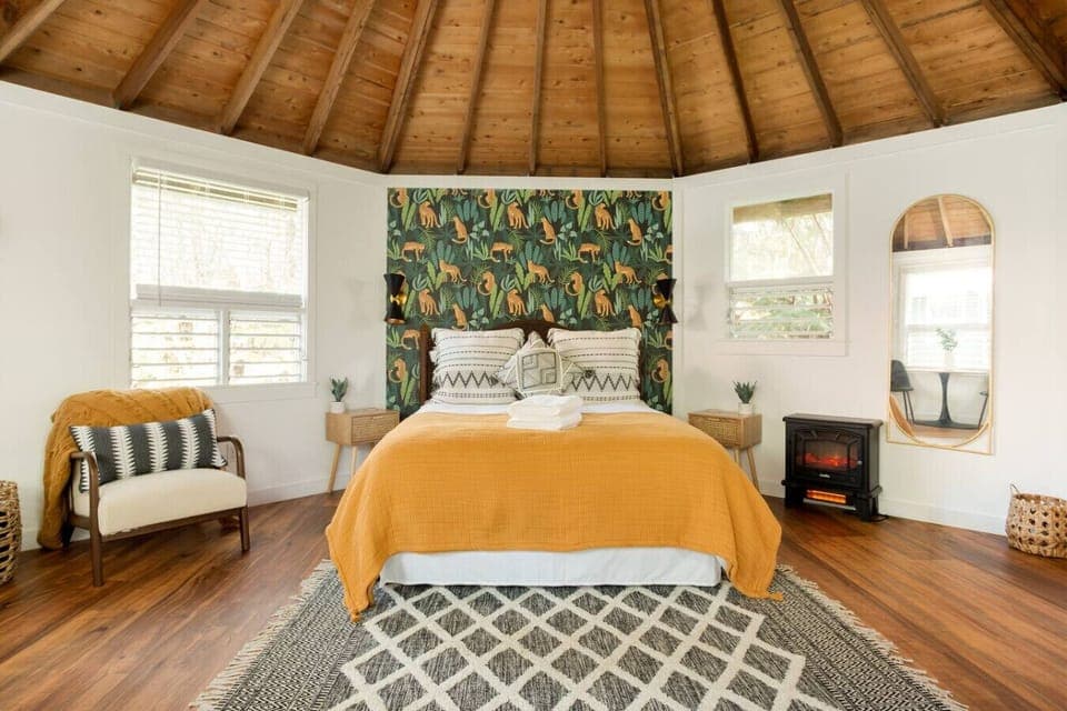 A little jungle charm, a lot of cozy—this is your sign to unplug.