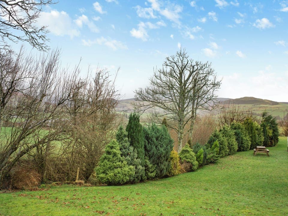 Garden | Arenig View - Tyn Y Ffordd Cottages, Rhyd Uchaf Nr Bala