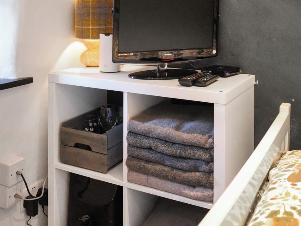 Open plan living space | Maids Cottage - Garn Madoc Holidays, Fishguard