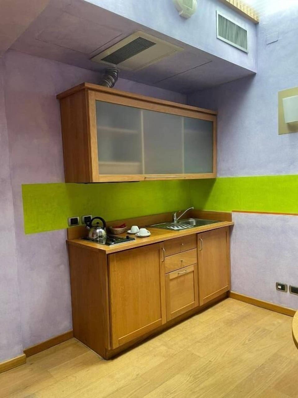 Family Loft | Private kitchen | Mini-fridge, microwave, stovetop, cookware/dishes/utensils