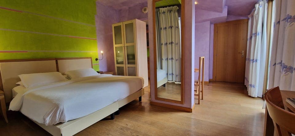 Standard Loft | In-room safe, desk, laptop workspace, iron/ironing board