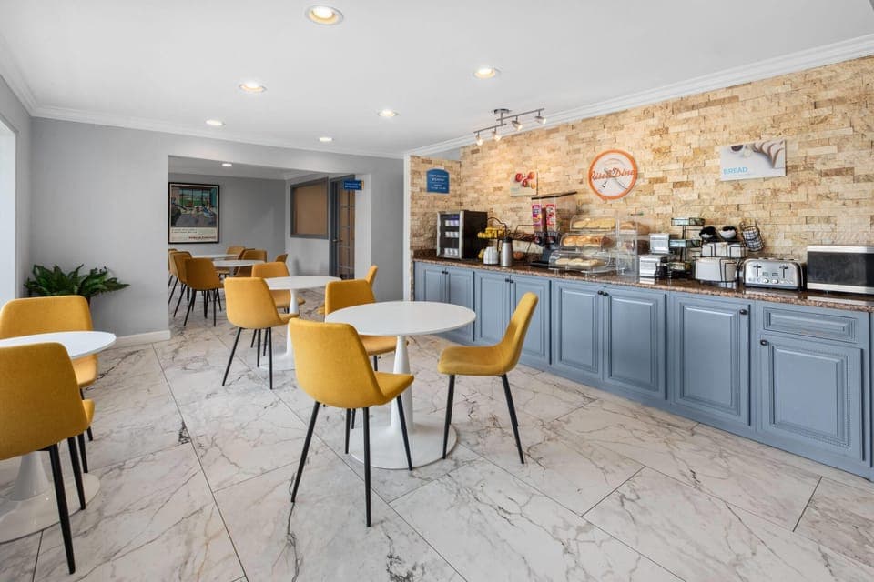 Free daily on-the-go breakfast