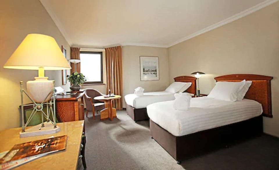 2 bedrooms, in-room safe, desk, laptop workspace