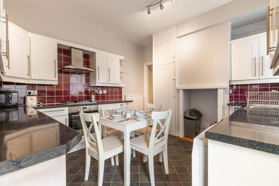Studio, Ground Floor | Private kitchen