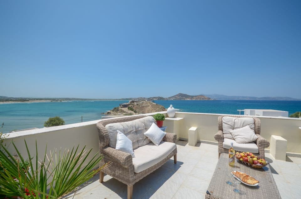 Suite | Egyptian cotton sheets, premium bedding, down comforters