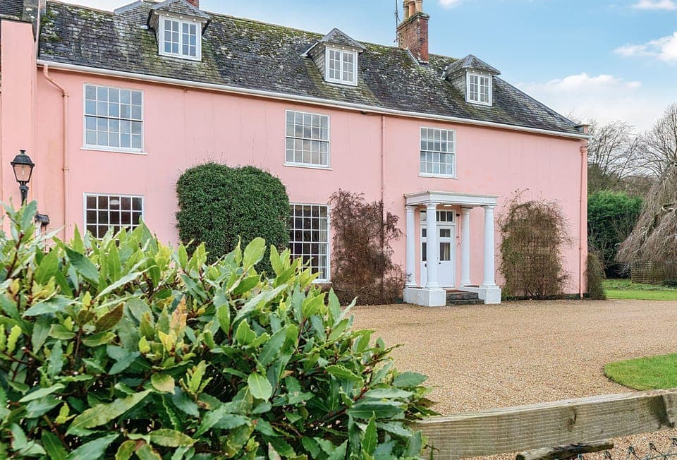 Old Ford House, Blandford: An impressive holiday home for friends and family