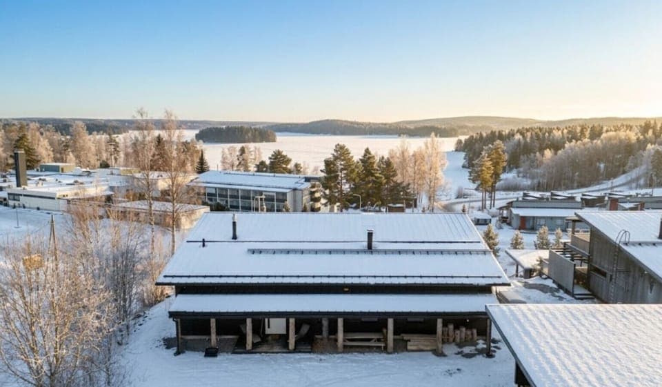 Nestled right by the water, our villa provides direct access to the frozen lake and miles of pristine, snowy trails.