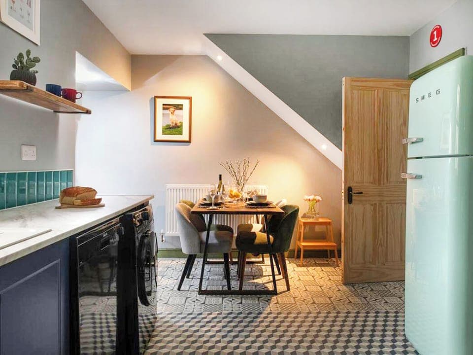 Open plan living space | Glan Yr Afon, Llandundo Junction