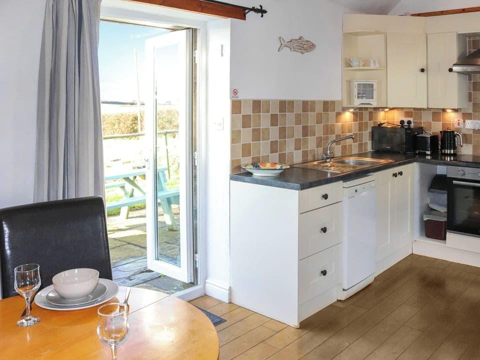 Kitchen/diner | Hen Llety - Bea&rsquo;s Retreats, Llanfaethlu, near Church Bay
