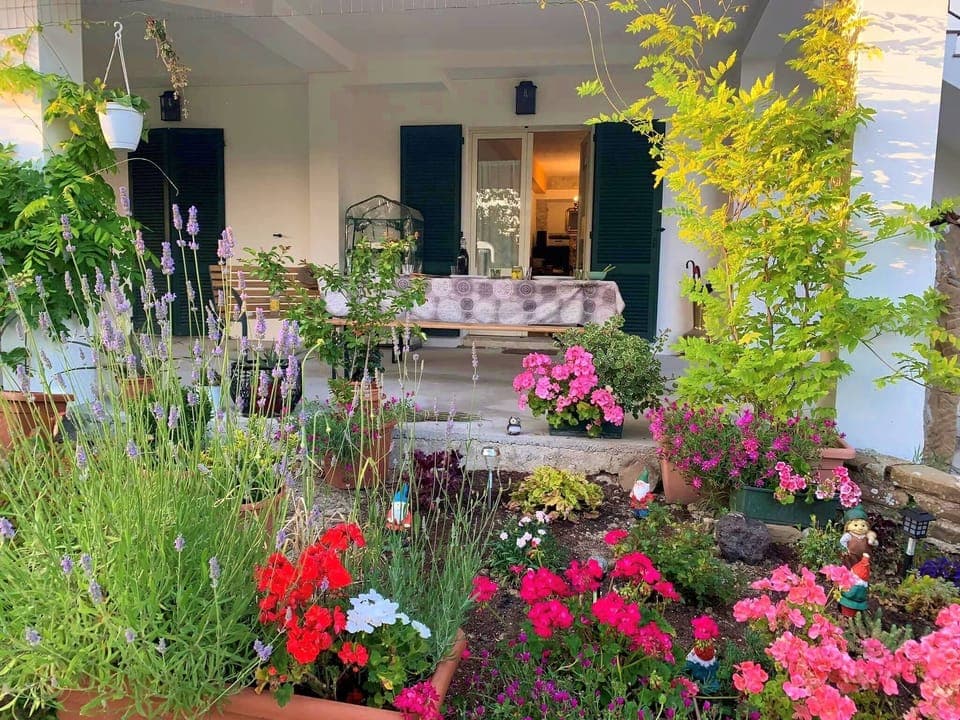 Apartment, 1 Bedroom, Smoking | Garden