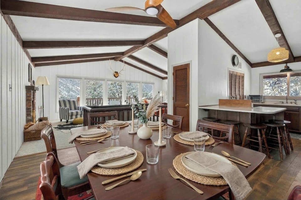 Dinning Table ready for 6