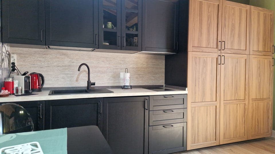 Deluxe Studio | Private kitchen | Fridge, electric kettle