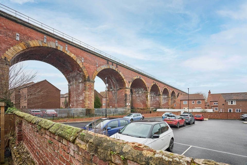 Bridge Court, Yarm - Host & Stay