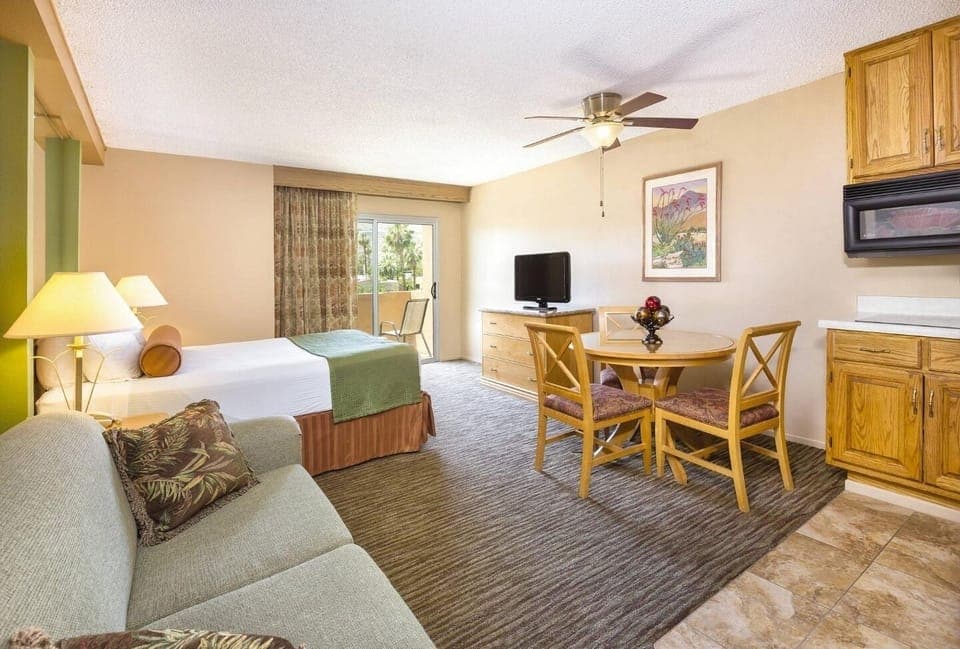 1372d5c3-03f2-4cd6-996e-c8eb4261ca59_WorldMarkPalmSprings_5.jpg