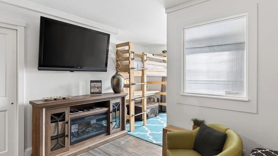 Apartment (1 Bedroom) | Interior