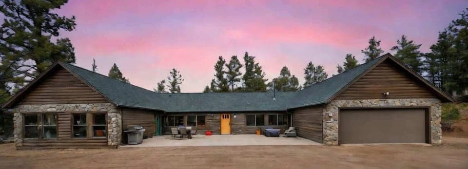 Enjoy beautiful sunsets while entertaining guests on the patio!