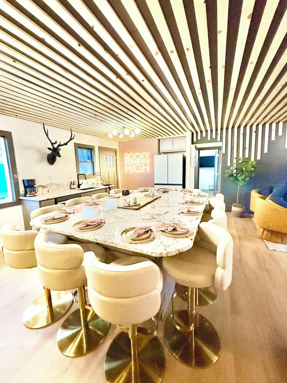 Dine in style with modern mountain flair!

