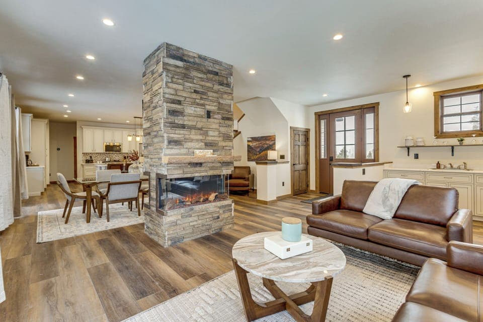 Grand Lake Vacation Rental | 3BR | 3BA | 3,080 Sq Ft