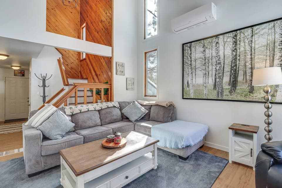 Lake Harmony Vacation Rental | 3BR | 2.5BA | 1,900 Sq Ft | Stairs to Access