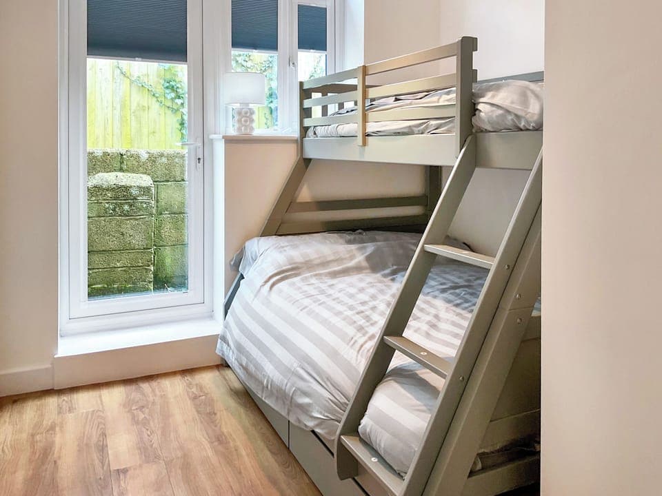 Bunk bedroom | White Sands Cottage, Weymouth