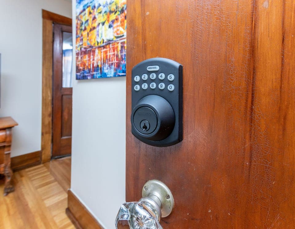 Regatta Room | 4 bedrooms, Egyptian cotton sheets, premium bedding, iron/ironing board