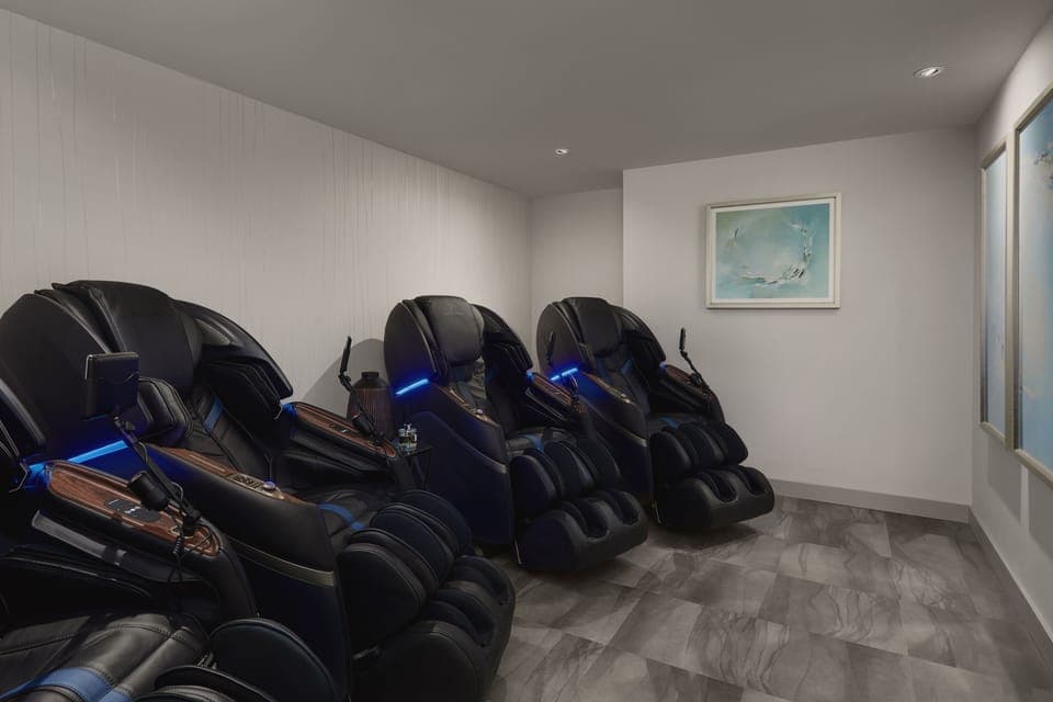 Sauna, steam room, Turkish bath, body treatments, aromatherapy