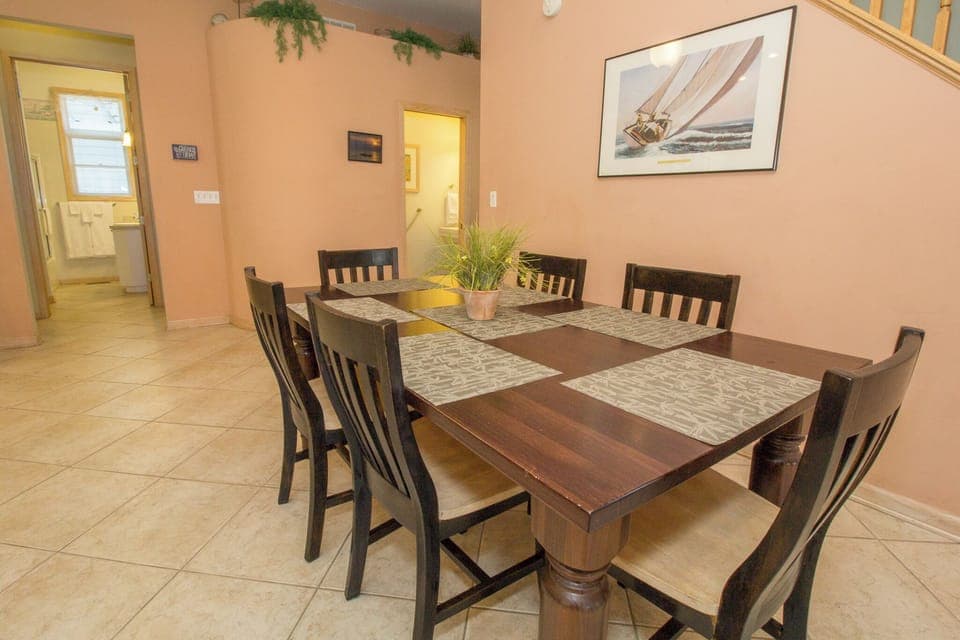 Main Level | Dining