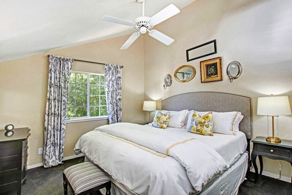 Dolce @ Bungalow 313 Sonoma Vacation Rental - Bedroom