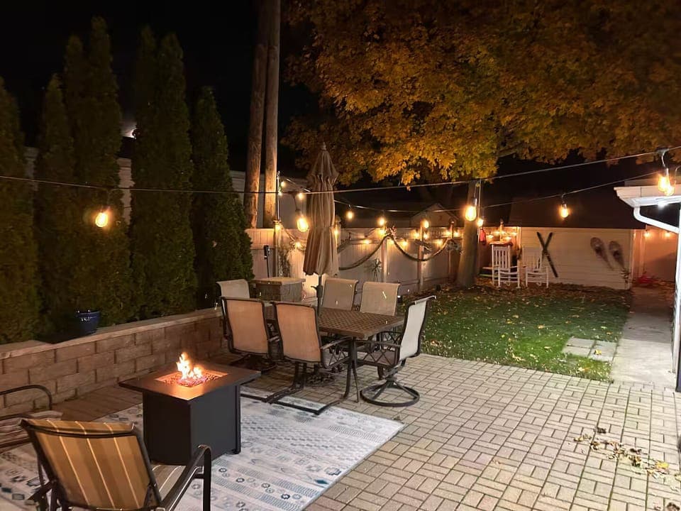 Outdoor dining