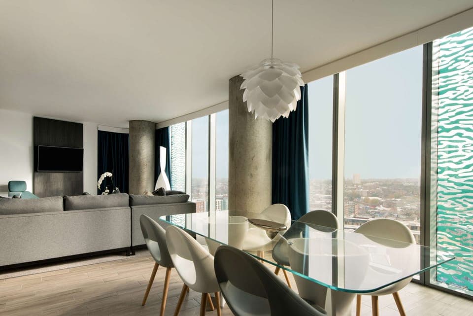 Hypo-allergenic bedding, in-room safe, desk, iron/ironing board