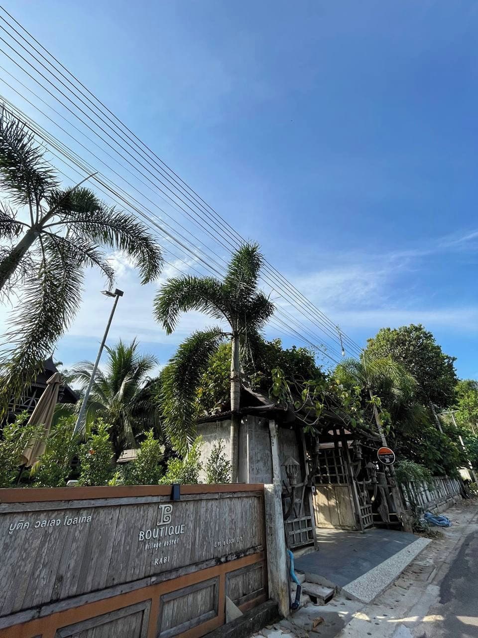 Minibar, desk, free WiFi, bed sheets