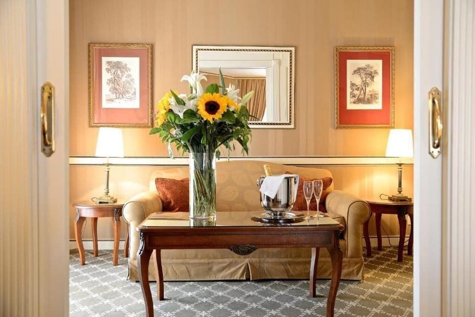 Premium bedding, minibar, in-room safe, desk