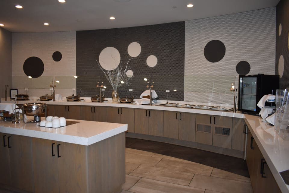 Breakfast, lunch and dinner served