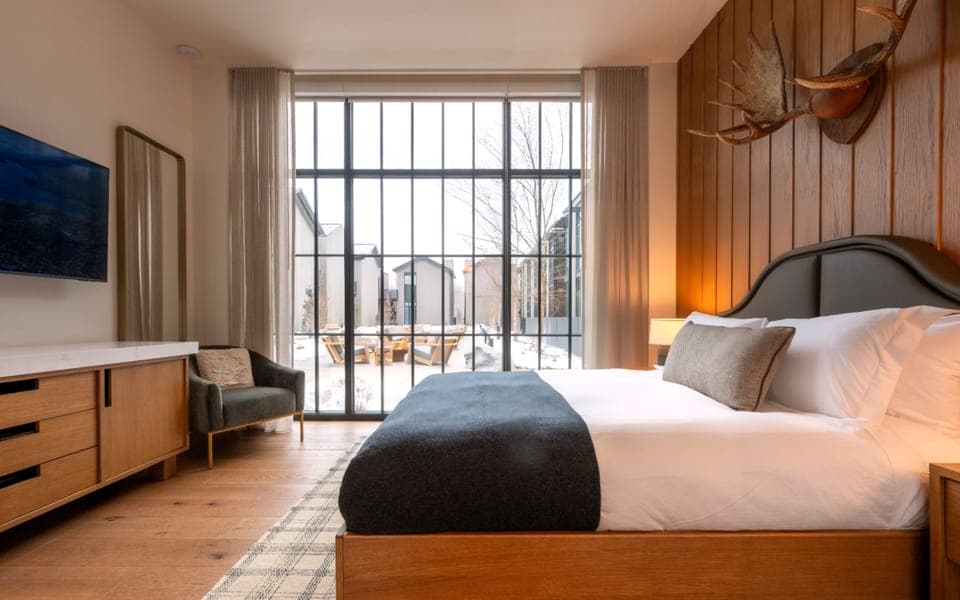 Standard Room | Premium bedding, in-room safe, blackout drapes, free WiFi