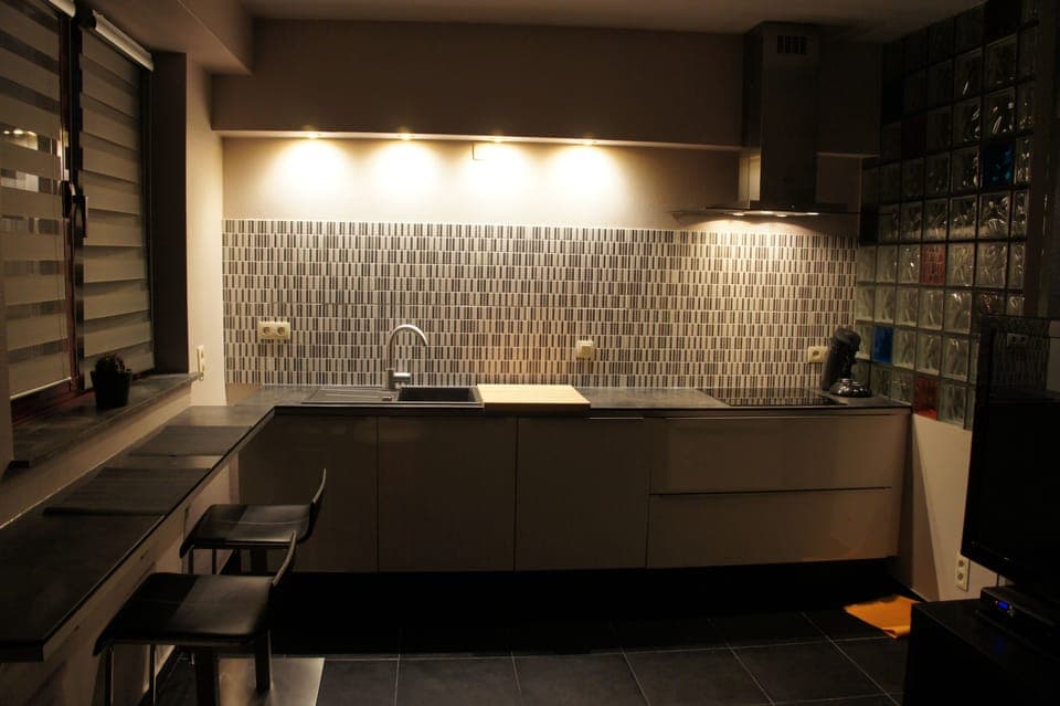 Superior Apartment, 1 Bedroom, Kitchen | Private kitchen | Full-size fridge, microwave, oven, stovetop