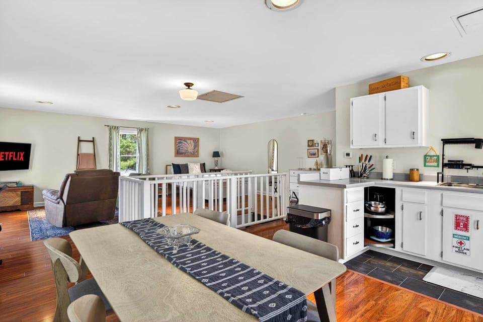Dining Area: A cozy dining space perfect for gathering and sharing meals.