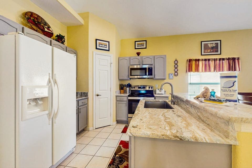 House, Multiple Beds, Pool Access, Pool View (Malaga Palace) | Private kitchen