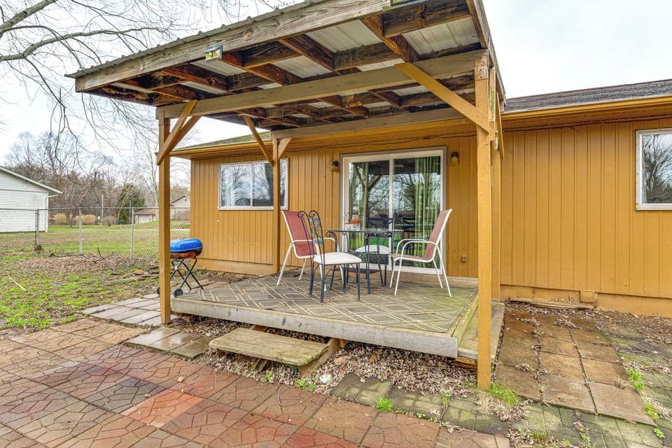 Bloomington Vacation Rental | 3BR | 1.5BA | 1,000 Sq Ft