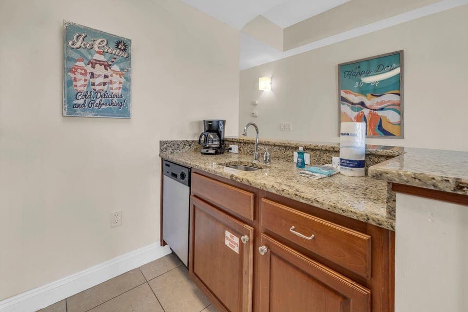 Condo, 1 King Bed with Sofa bed (Carillon Beach Inn 310) | Interior
