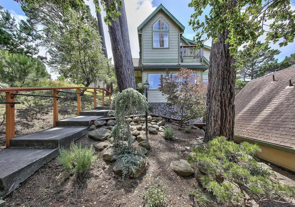 Welcome to "Whale Watcher's Cove" (more house photos coming)
