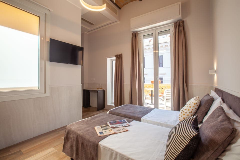 Twin Room | Premium bedding, minibar, in-room safe, desk