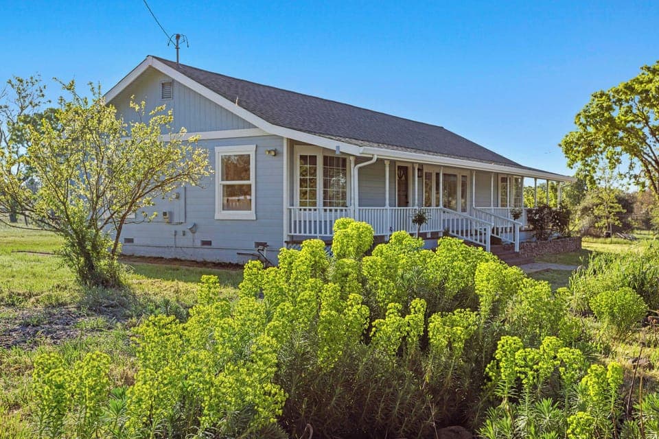 Welcome to Hydeaway Ranch. 
