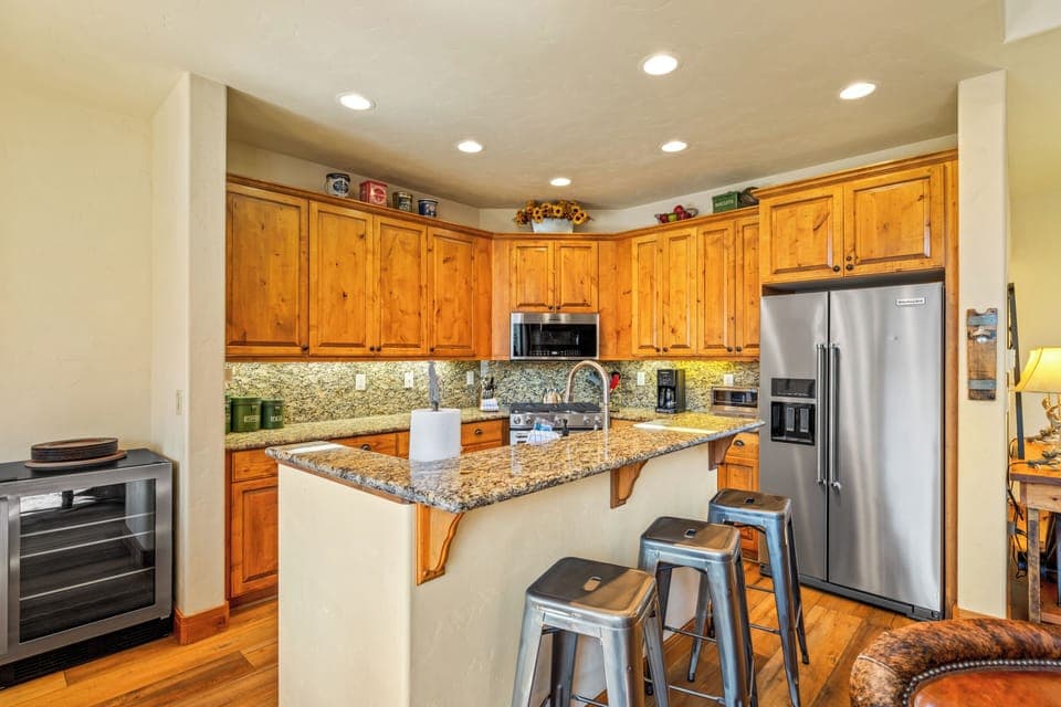 Seating at the breakfast bar