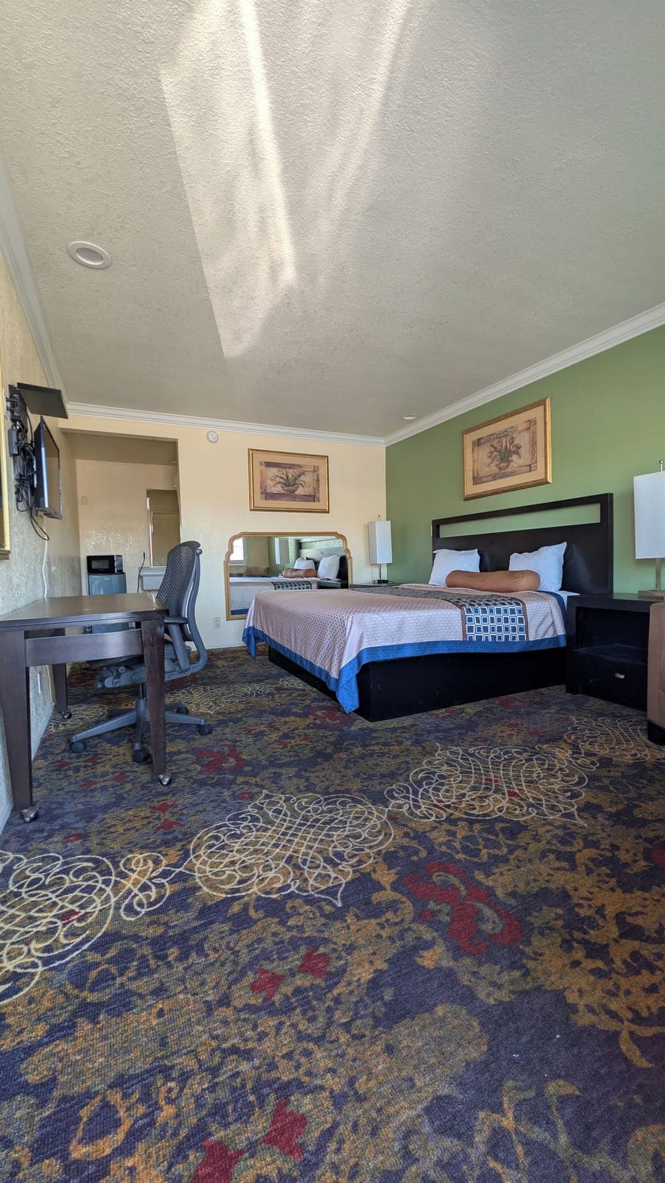 Standard Room, 1 King Bed | Free WiFi