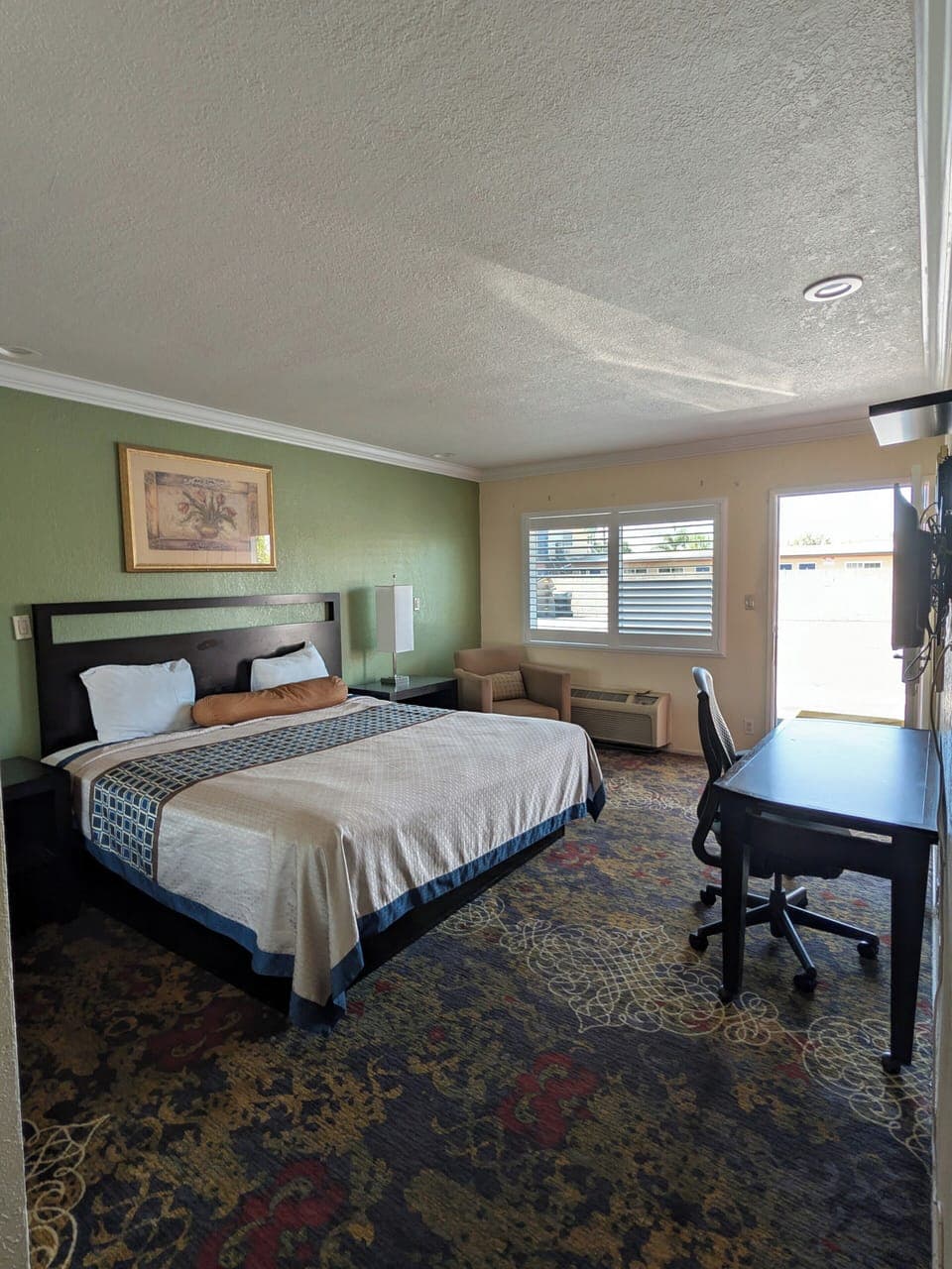 Standard Room, 1 King Bed | Free WiFi