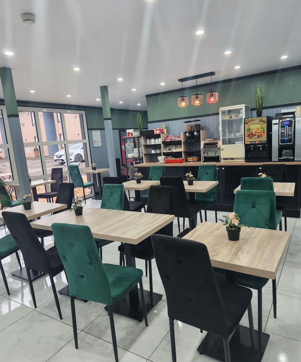 Buffet breakfast on weekdays (EUR 6.90 per person)