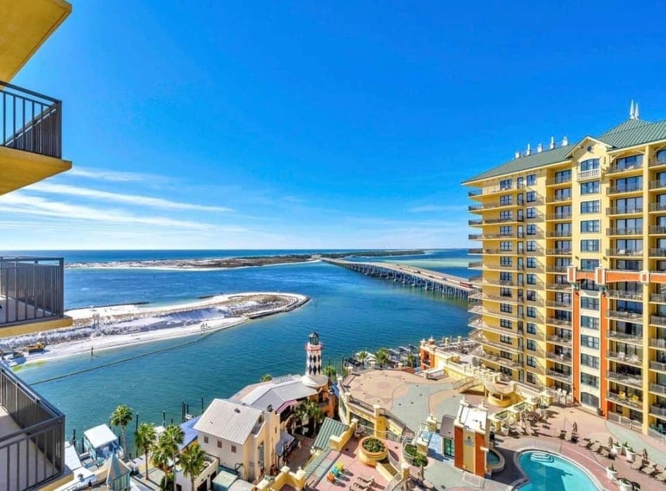 Harbour View and Crab Island View