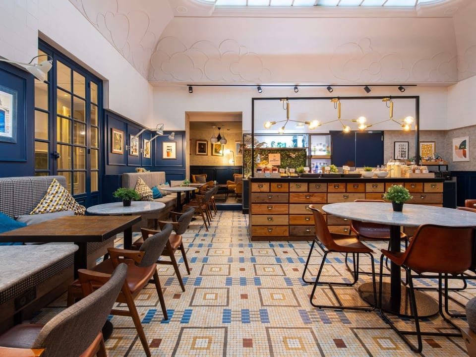 Daily buffet breakfast (EUR 13.9 per person)